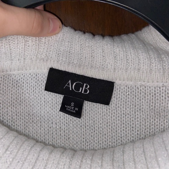 White Half Sleeve Sweater - Picture 5 of 5